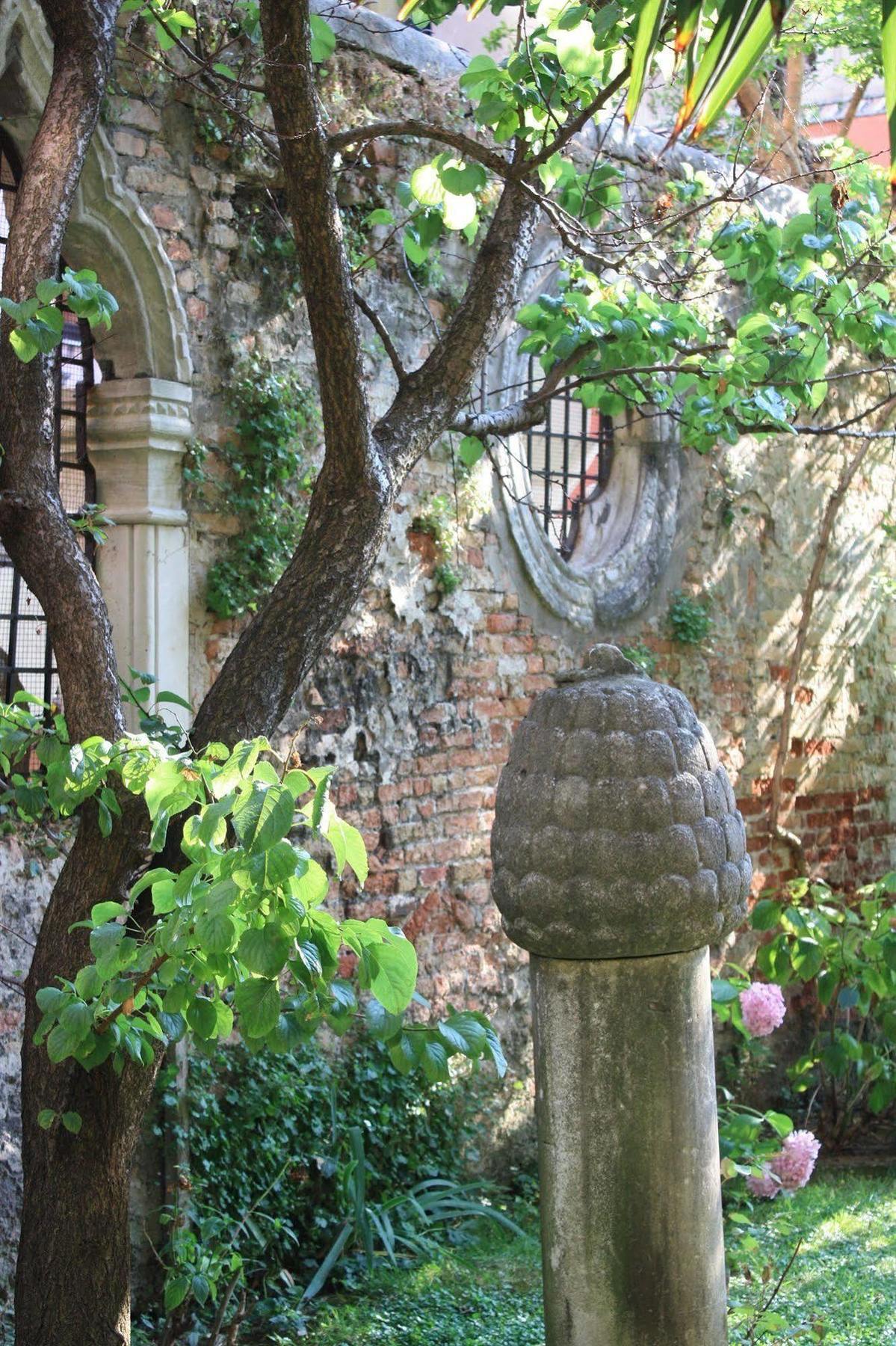 Garden Ca' Rezzonico Venezia